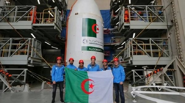 الجزائر تطلق قمراً صناعياً جديداً من الصين