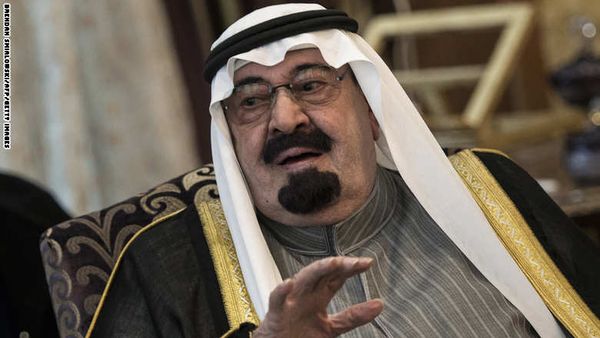 ملك السعودية يتوقف بالقاهرة في طريق عودته للمملكة لتأكيد دعمه للسيسي

