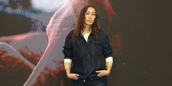 آلانا حديد تفتح النار على زوجة بروكلين بيكهام: 