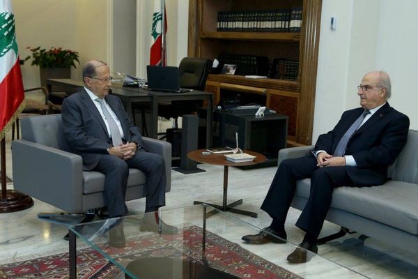 عون تابع شؤونا سياسية وقضائية ودبلوماسية وتلقى تهنئة بالاستقلال من نظيره الفرنسي