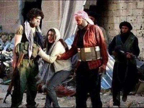 "داعش" يعدم فتاة بسبب الـ "واتس اب".. تعرف على التفاصيل!