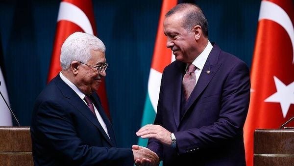 أردوغان يؤكد لعباس رفض تركيا أيّ تغيير في وضع القدس والمسجد الأقصى