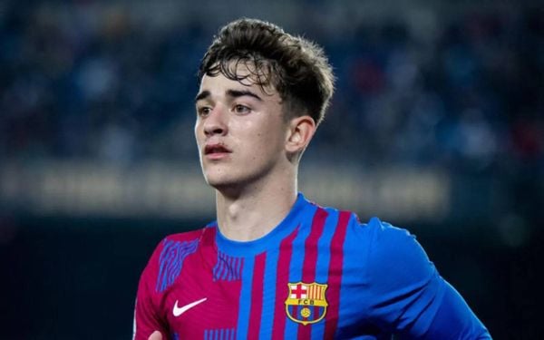 برشلونة يكشف موعد عودة غافي