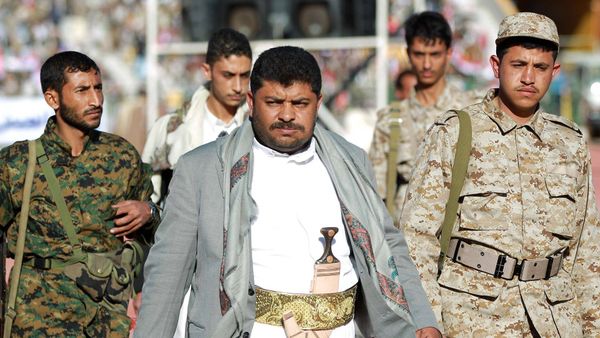 الحوثي يتهم التحالف العربي بـ "المماطلة"