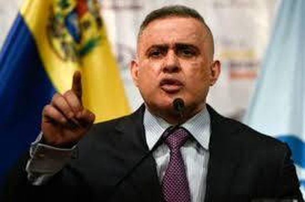 توقيف ضابطين في الحرس الوطني الفنزويلي مرتبطين ب"الاعتداء" على مادورو