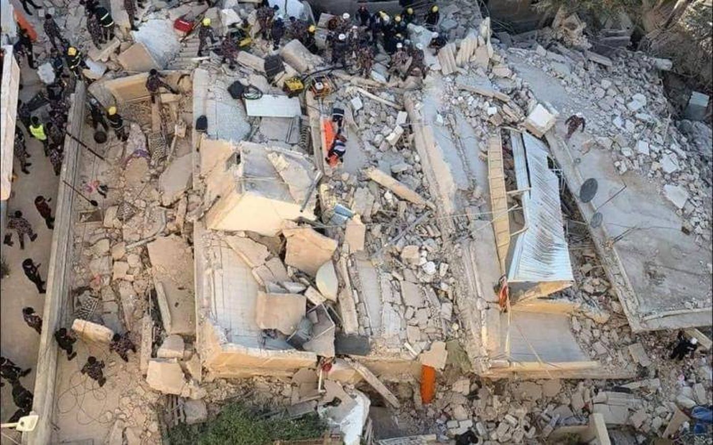 ارتفاع عدد ضحاياً انهيار مبنى اللوبيدة في الأردن الى 13