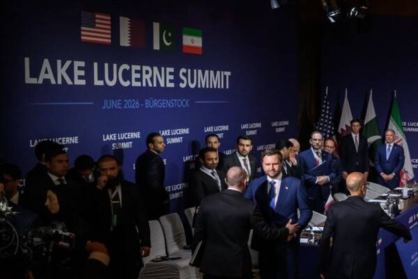 "أ.ب": تقدّم في محادثات أميركا وإيران يشمل هرمز ولبنان