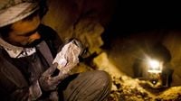 "طالبان" توسّع تعدين الذهب لتعزيز إيرادات أفغانستان