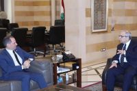 استقبل رئيس مجلس الوزراء الدكتور نواف سلام في السرايا اليوم رئيس حزب الكتائب النائب سامي الجمّيل وجرى عرض لمجمل المستجدات والاوضاع العامة.