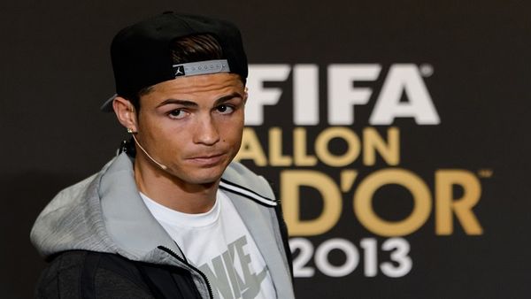 رونالدو افضل لاعب في العالم 
