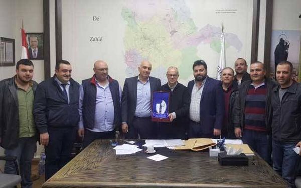 «نادي أطلس» ــ الفرزل كرّم نكد لتأمينه الكهرباء للبلدة