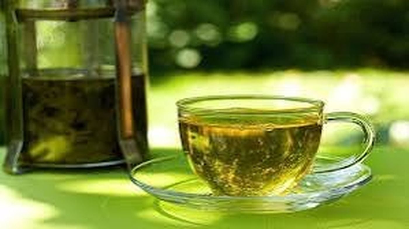 الشاي الأخضر مع القرفة.. خيار صحي لا علاج سحري!
