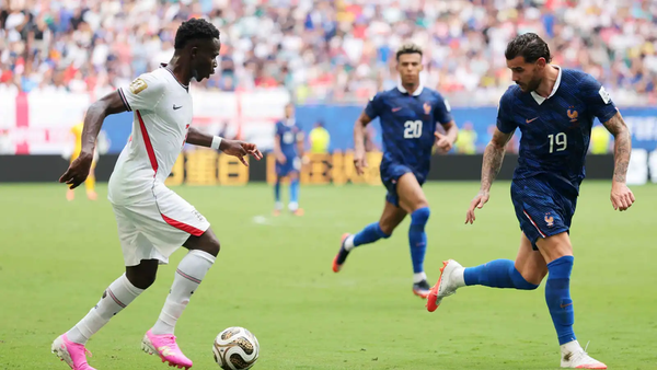 لماذا انهارت فرنسا أمام المنتخب الإنكليزي؟