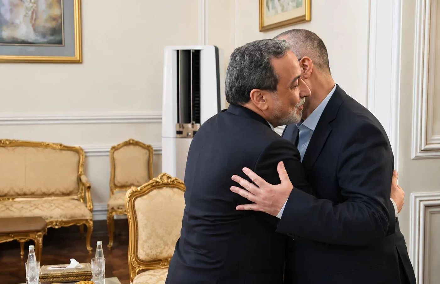 عراقجي يلتقي فضل الله... وبحث في تطورات لبنان والمنطقة