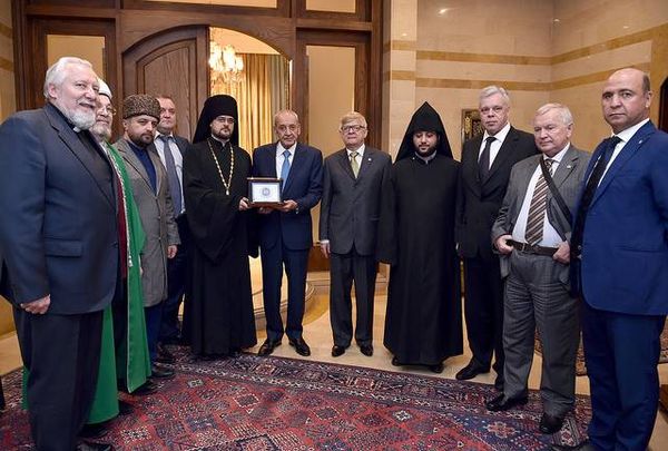 بري استقبل وفد مجموعة العمل الدينية الروسية