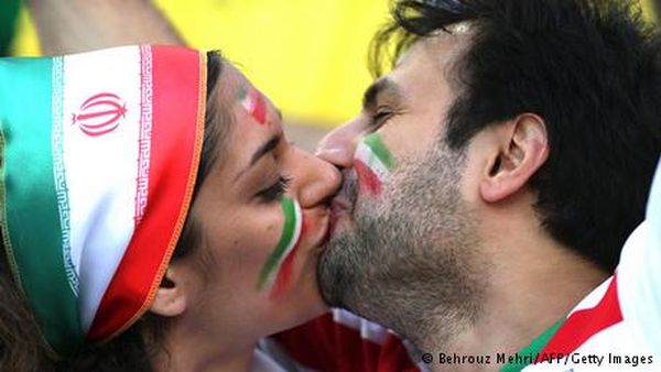بالصور اجمل قبلات كأس العالم 