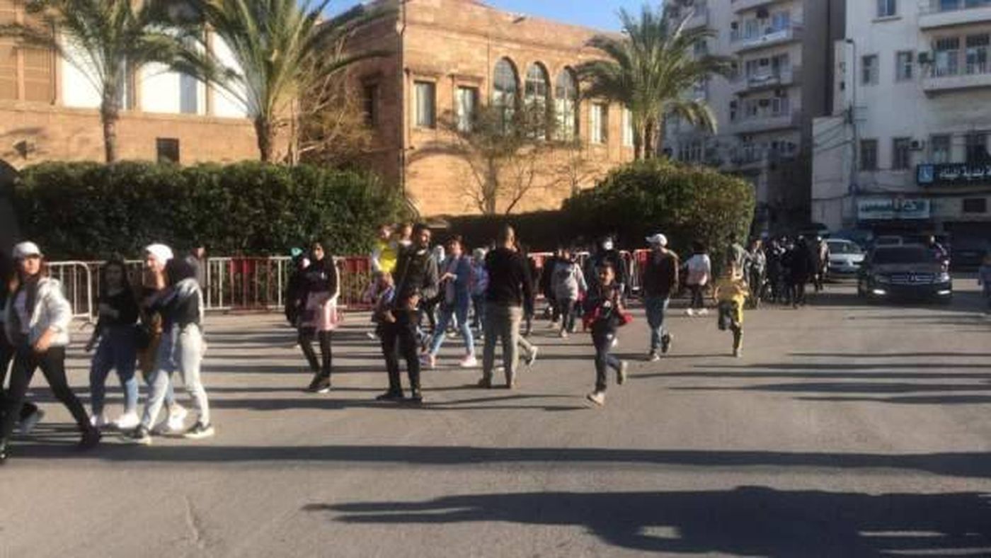 بعد احتجاز 65 مواطناً لبنانياً في تركيا.. اعتصام أمام منزل ميقاتي في طرابلس