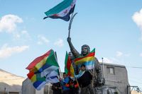 هل يدفع دروز سوريا ثمن لعبة الأمم كالأكراد؟
الهجري تلقّى نصائح من ظريف بعدم القطيعة مع دمشق
التطورات أكدت حكمة جنبلاط في قراءة المشهد السوري