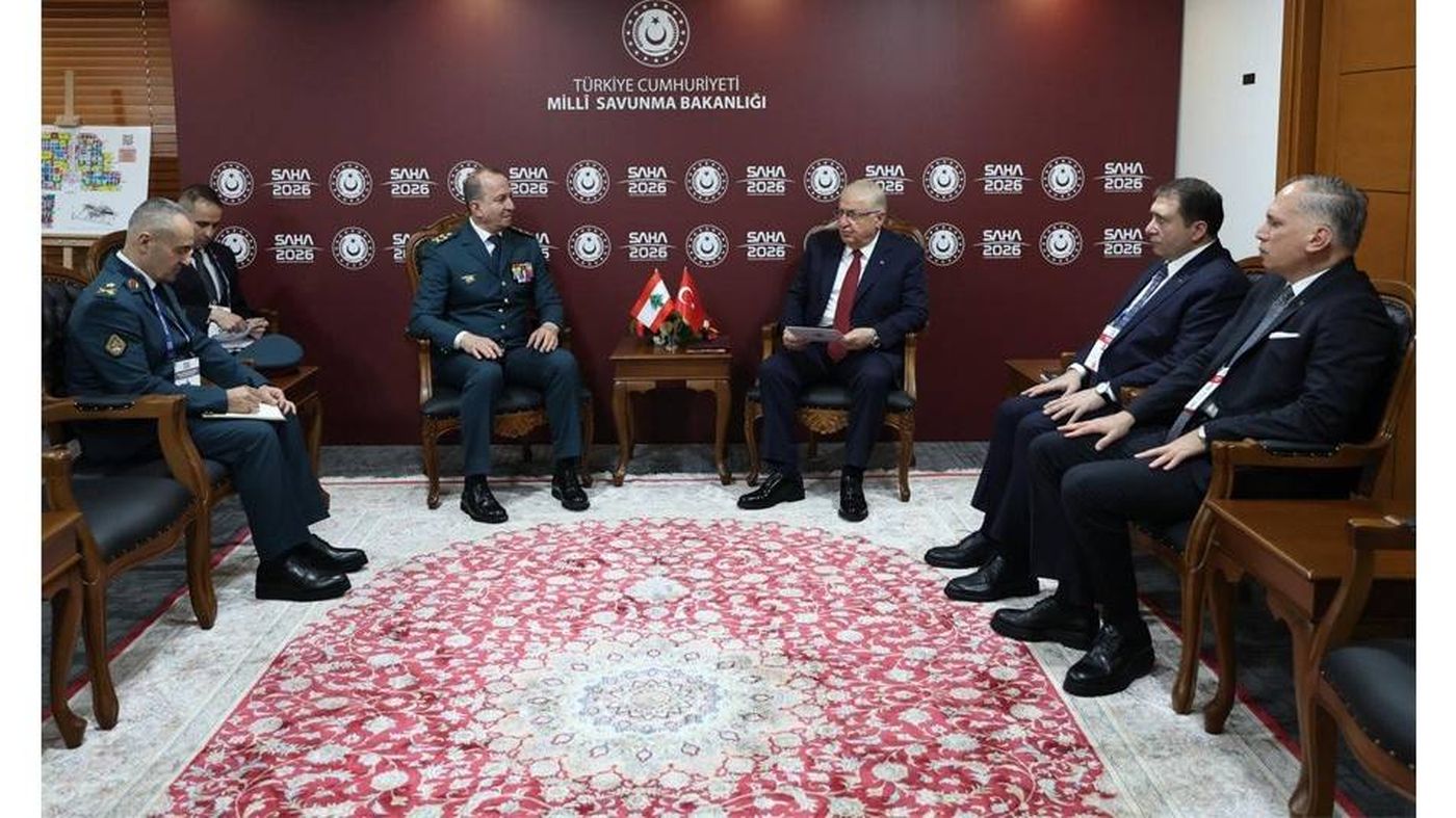 قائد الجيش يلتقي وزير الدفاع ورئيس الأركان التركي في إسطنبول