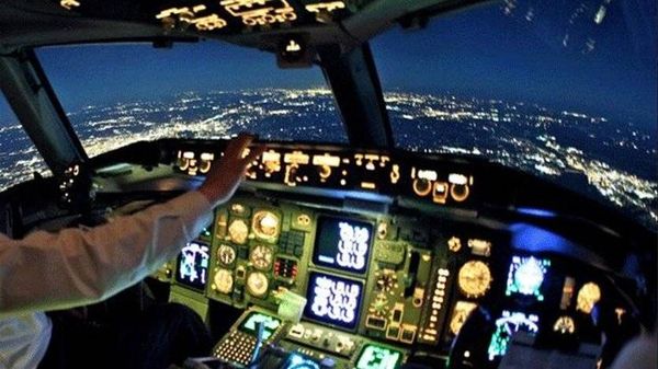 نقابة الطيارين ترد: عائلتنا واحدة وبعيدة من السياسة