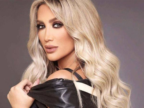 بالفيديو.. مايا دياب تقود دراجة ضخمة وتكشف هوية طبيبها النفسي !