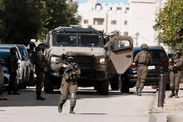 مجزرة في الضفة الغربية... 4 شهداء  وإصابة طفلين من عائلة واحدة!