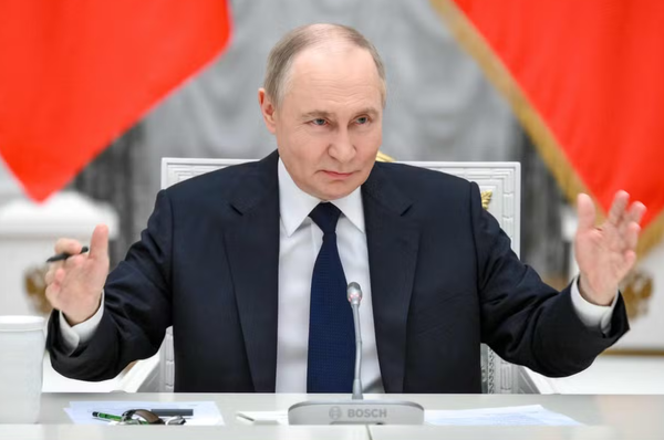 بوتين للأوروبيين: جاهزون للحرب...