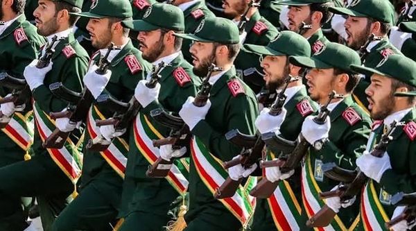 الحرس الثوري الإيراني: عدوان العدو على جزيرة لارك سيقابل بالرد ومعاقبة المعتدي.