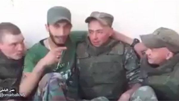 بالفيديو- عندما يردد جنود روس "نعم حزب الله.. لبّيك يا حسين"!