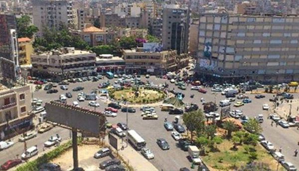 انهيار مبنى قديم في طرابلس