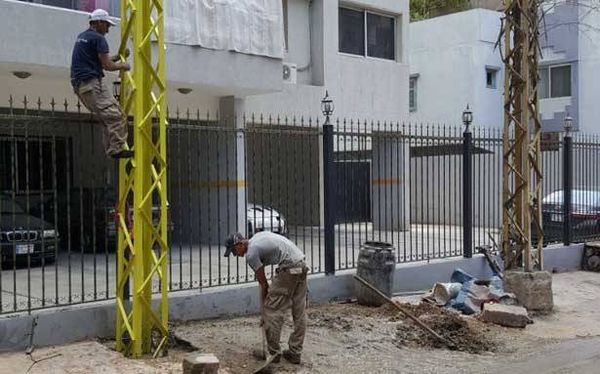 حملة واسعة لبلديّة برج البراجنة :
لإزالة التعدّيات على شبكة الكهرباء والطرق