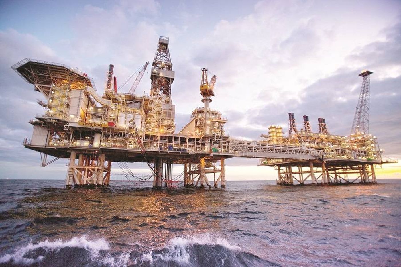 تراجع أسعار النفط مع توقع زيادة إنتاج فنزويلا