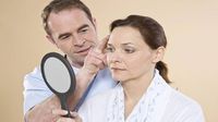 في أي سن يفضل إجراء أول عملية تجميل