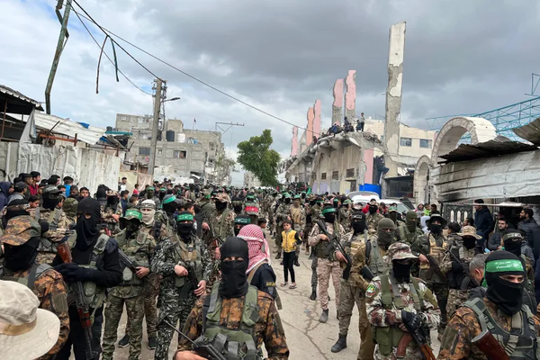ماذا ردت الفصائل الفلسطينية في غزة على خطة نزع السلاح؟