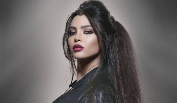 المشاجرة أدت الى تأجيل أغنيات قمر...