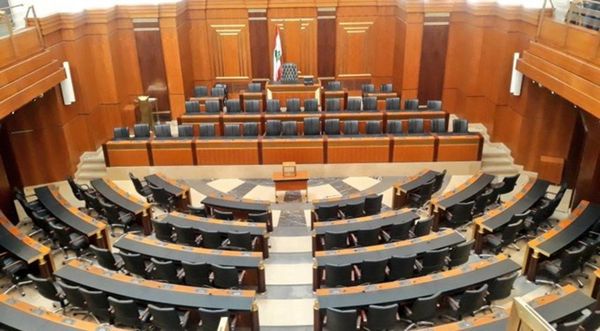 كيف يبدو مشهد الانتخابات النيابيّة في أروقة المجلس... وما هي التسوية المرجّحة ؟
العهد مُصمّم على الاستحقاق في موعده... وبري يرفض التمديد للمجلس