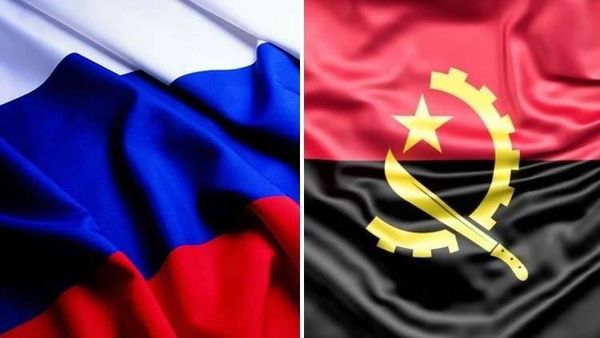 رئيس أنغولا يقلّد بوتين أرفع وسام في بلاده