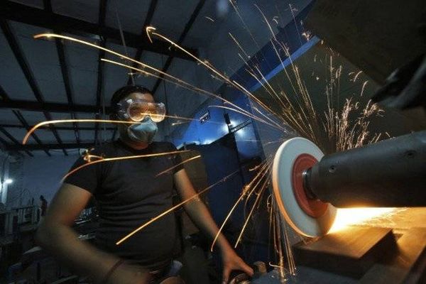 استمرار نمو قطاع الخدمات في روسيا للشهر الخامس على التوالي