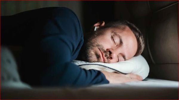كم ساعة يجب تركها بين العشاء والنوم لتفادي الحموضة؟