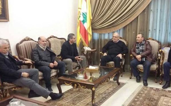 وفد من مُتعاقدي الإدارات العامة
زار رعد طالباً منه دعم قضيته