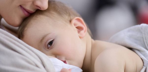 الرضاعة الطبيعية تحمي من السرطان والسكري، ولكن...؟