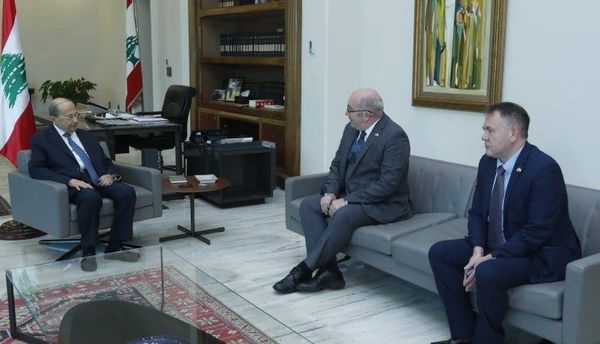 الرئيس عون التقى القائم بأعمال السفارة البريطانية في بيروت