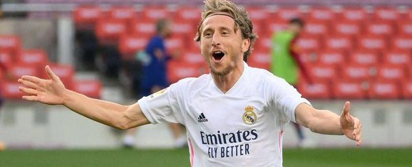 مودريتش يمنح إدارة ريال مدريد الضوء الأخضر لتخفيض راتبه