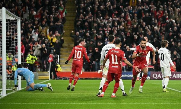 دوري أبطال أوروبا.. ليفربول يتصدر 10 أرقام مثيرة في ليلة الأبطال
سلوت يعدد إيجابيات الفوز التاريخي وأنشيلوتي يرفع الراية البيضاء