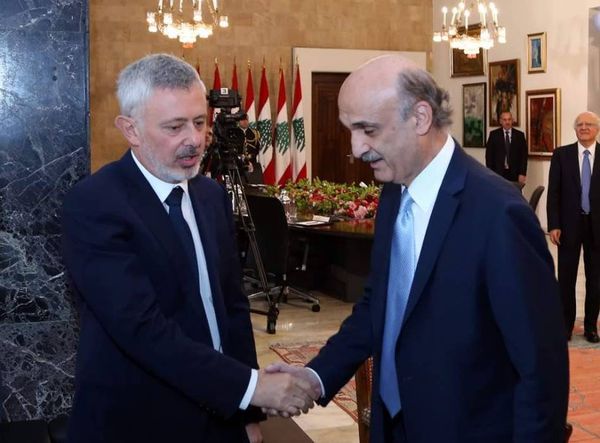 هل بات اللقاء قريب بين جعجع وفرنجية؟