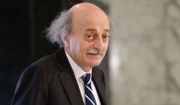 جنبلاط "يشد العصب الدرزي"