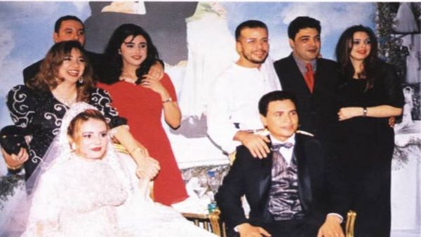 بالصور- 13 موقفا محرجا للنجوم في ليلة زفافهم