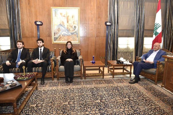 استقبل عائلة النائب الراحل غسان سكاف شاكرة
بري: لقائي مع بن فرحان كان ممتازًا
لا يمشي أيّ أمر في لبنان إلّا نتيجة التوافق