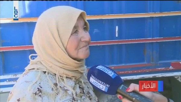 نحو ألف نازح غادروا عرسال الى سوريا