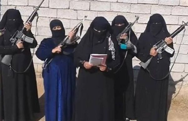 1400 زوجة وطفل من "داعش" محتجزون بمعسكر عراقي.. ماذا تنوي بغداد فعله بهم؟